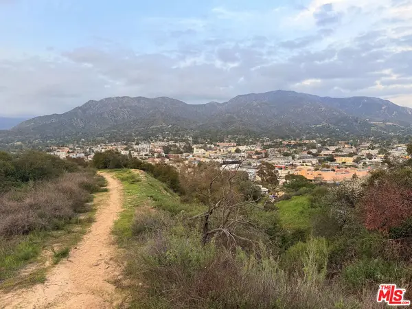 9749 N Estaban Way, Tujunga, CA 91042