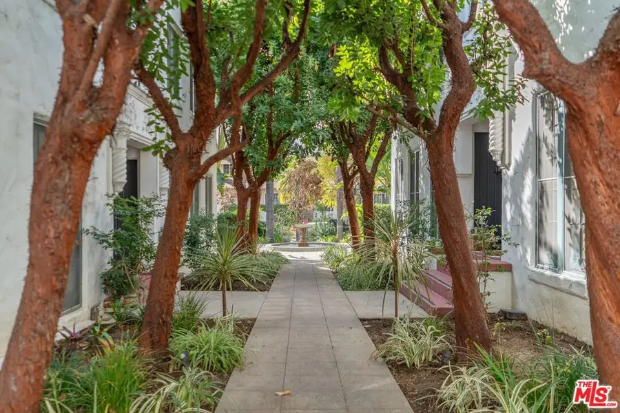1250 N Harper Avenue #302, Los Angeles, CA 90046 - #3