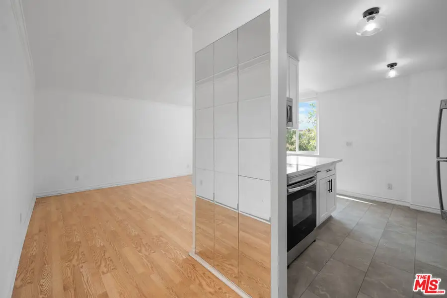1485 E Wilson Avenue #L, Glendale, CA 91206 - #3