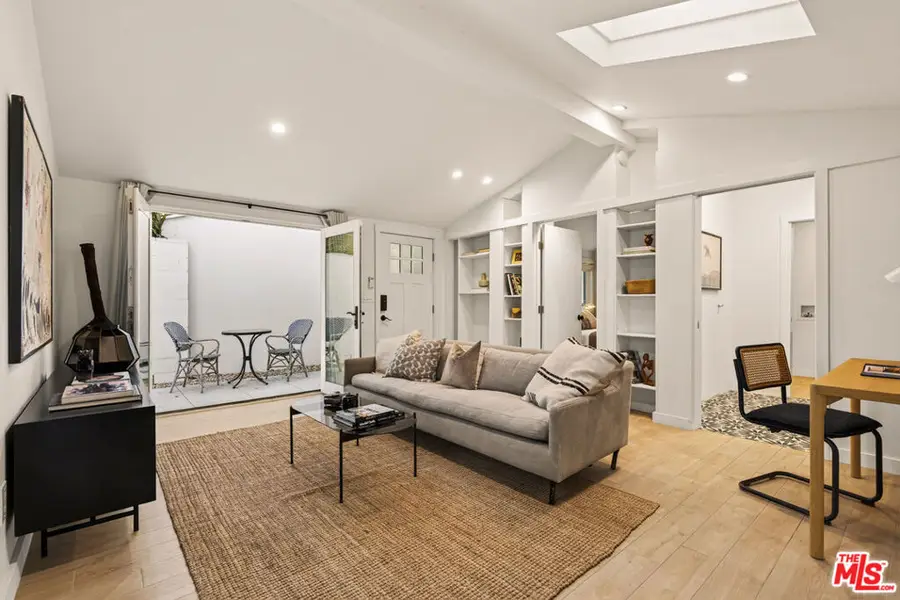 670 Olive Street, Venice, CA 90291 - #3