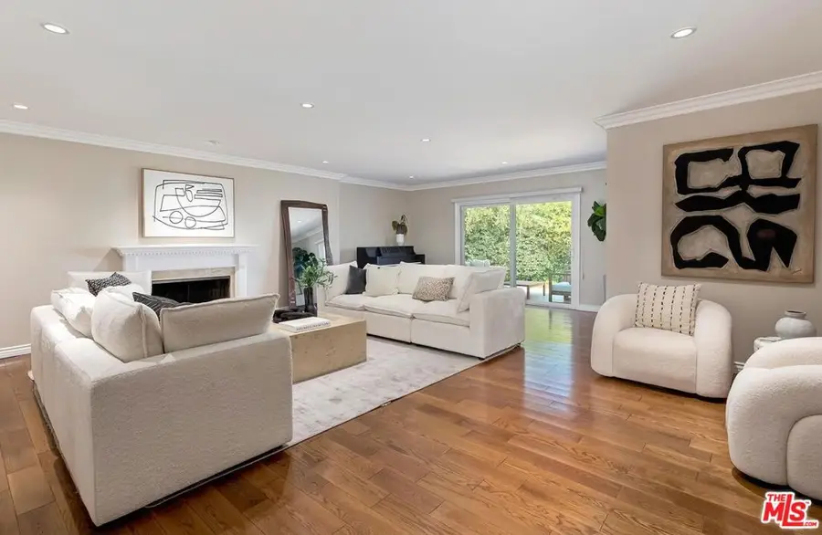 2302 Duxbury Circle, Los Angeles, CA 90034 - #2