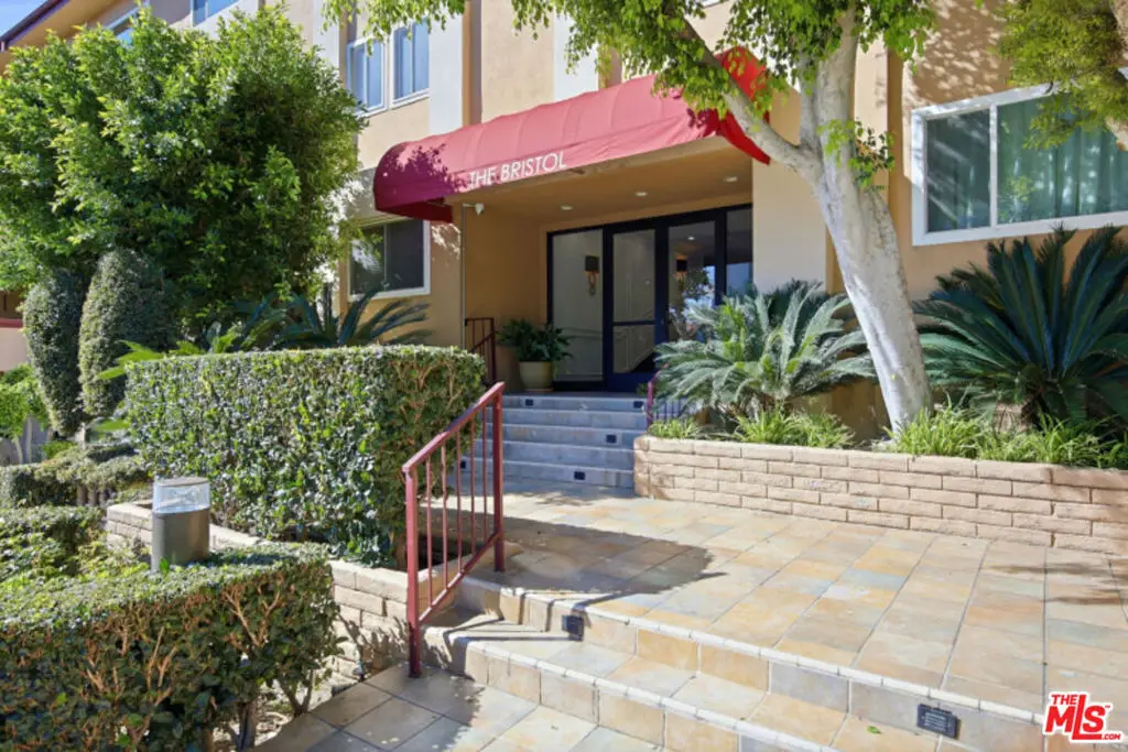 1121 N Olive Drive #302, West Hollywood, CA 90069 - #1