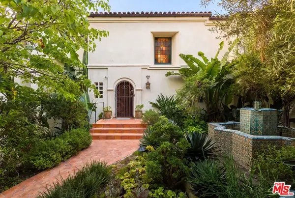 3842 Carnavon Way, Los Angeles, CA 90027