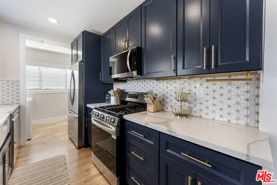 5726 Los Angeles Street, Oakland, CA 94608 - #2