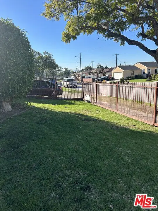 11908 Daleside Avenue, Hawthorne, CA 90250 - #2