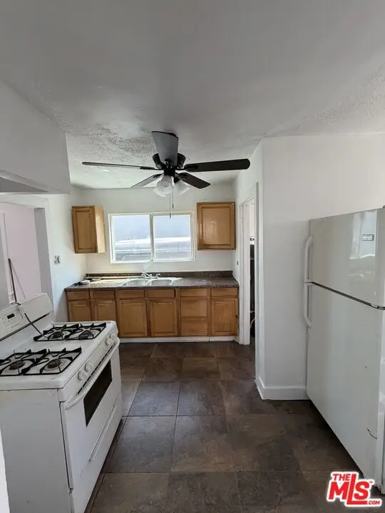2933 S La Brea Avenue, Los Angeles, CA 90016 - #3