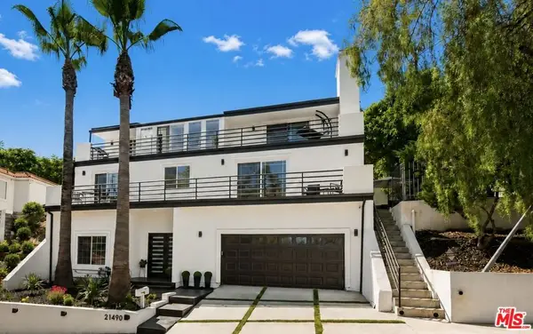 21490 Arcos Drive, Los Angeles, CA 91364
