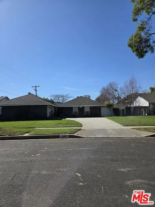 2207 Braeburn Avenue, Fullerton, CA 92831