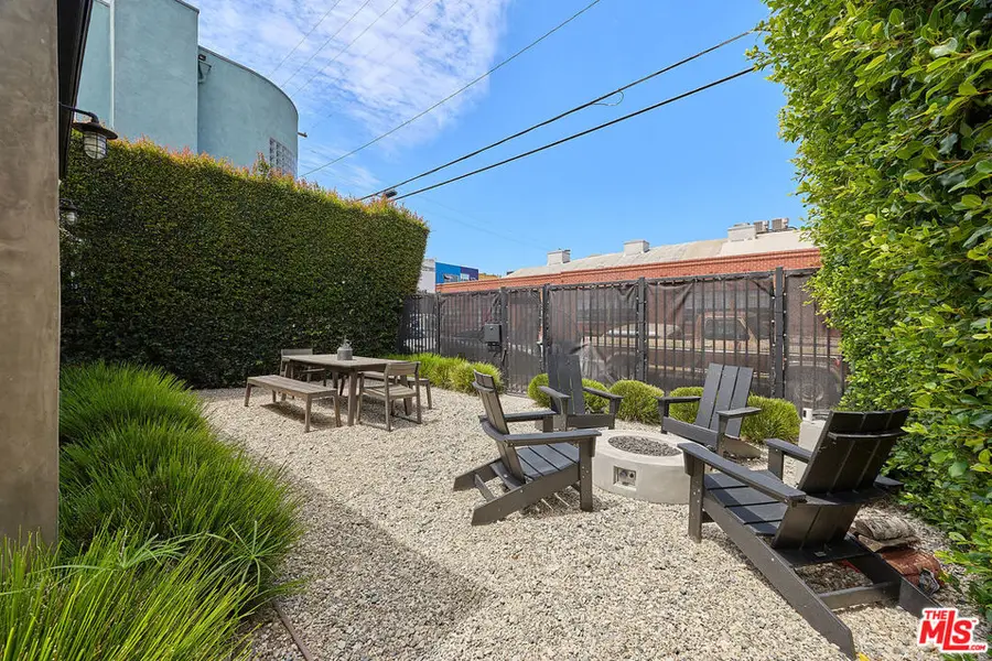 526 Victoria Avenue, Venice, CA 90291 - #3