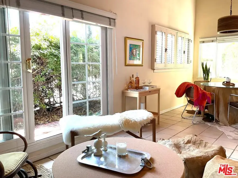 5262 N Willowcrest Avenue, Valley Village, CA 91601 - #2