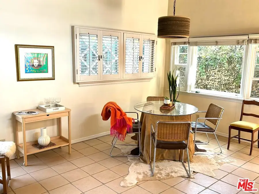 5262 N Willowcrest Avenue, Valley Village, CA 91601 - #3