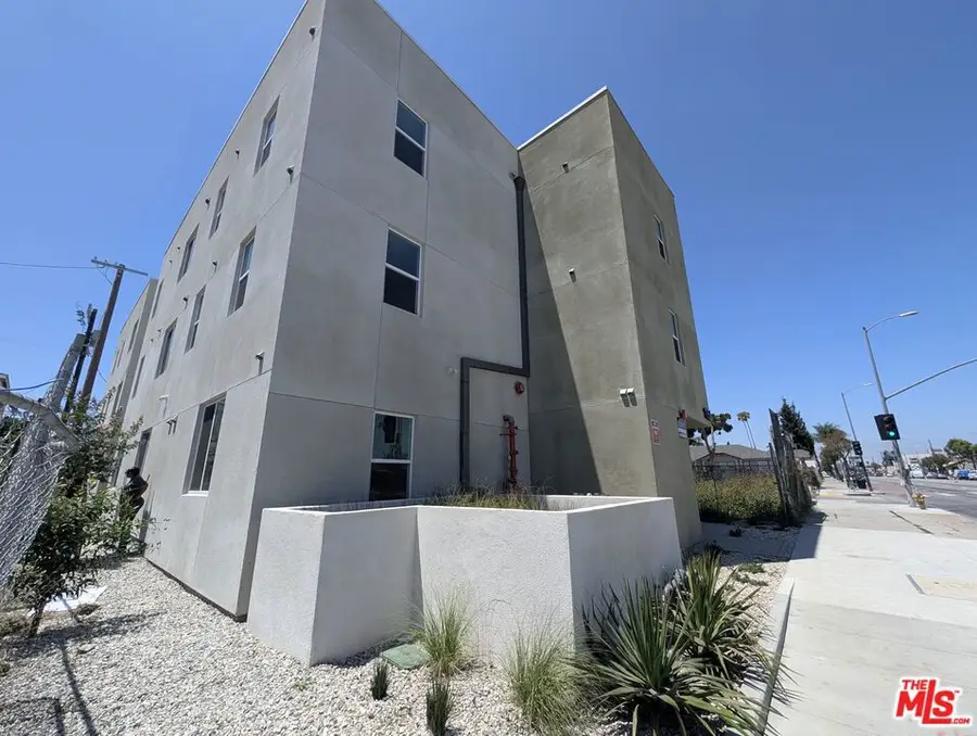 1156 W Florence Avenue, Los Angeles, CA 90044 - #2
