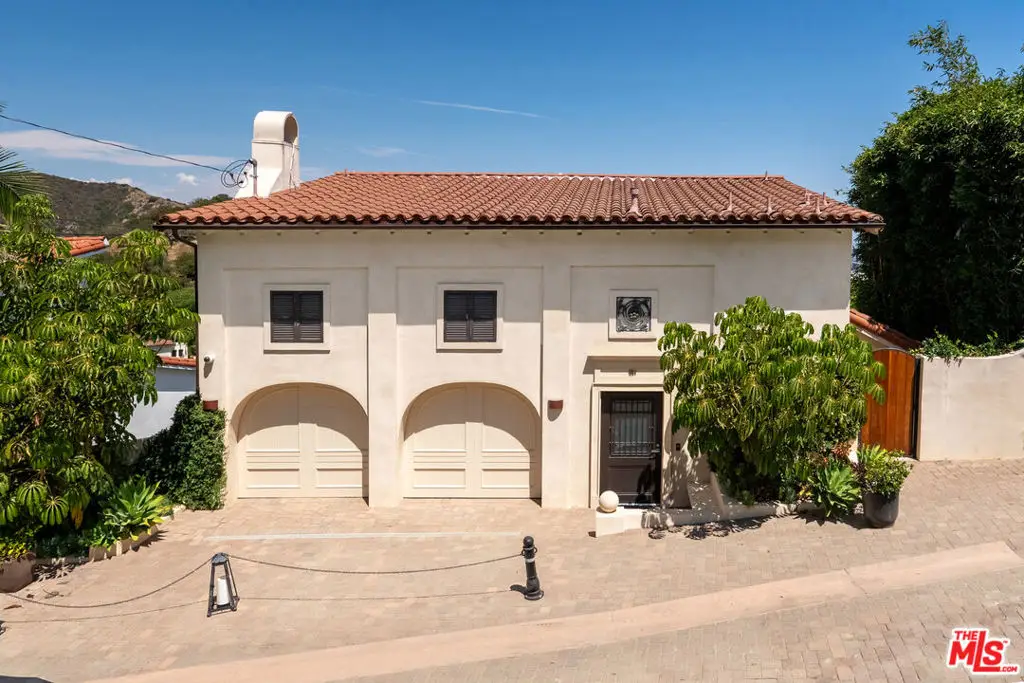 1364 Angelo Drive, Los Angeles, CA 90210 - #1