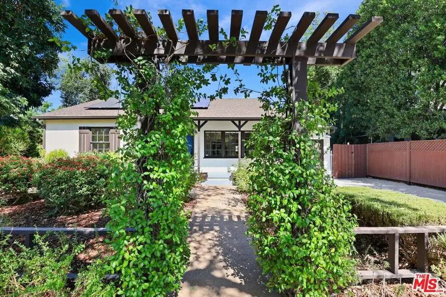 6820 Texhoma Avenue, Lake Balboa, CA 91406 - #2
