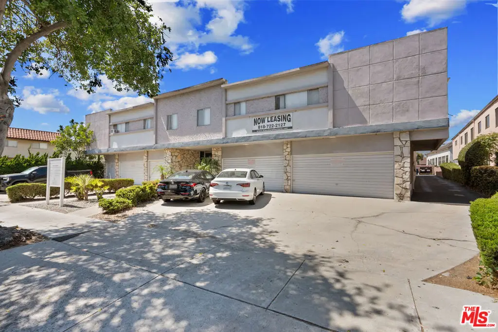 323 E Chestnut Street, Glendale, CA 91205 - #1