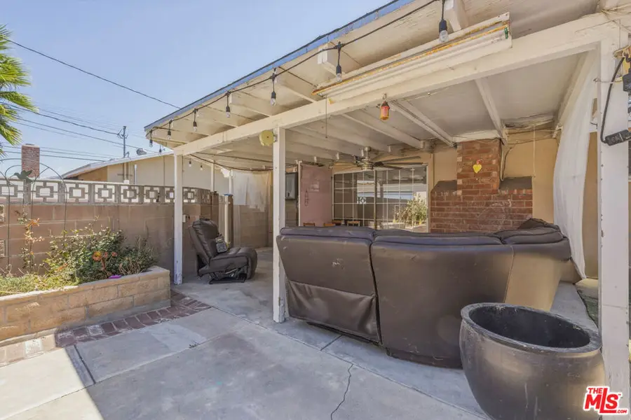 20111 Superior Street, Chatsworth, CA 91311 - #2