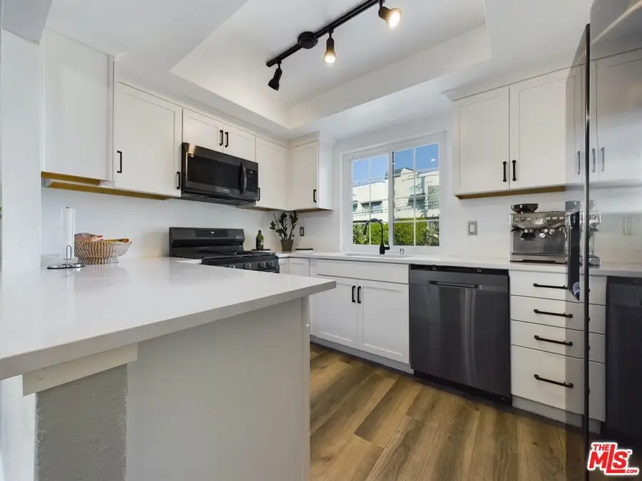 4551 Kester Avenue #1, Sherman Oaks, CA 91403 - #2