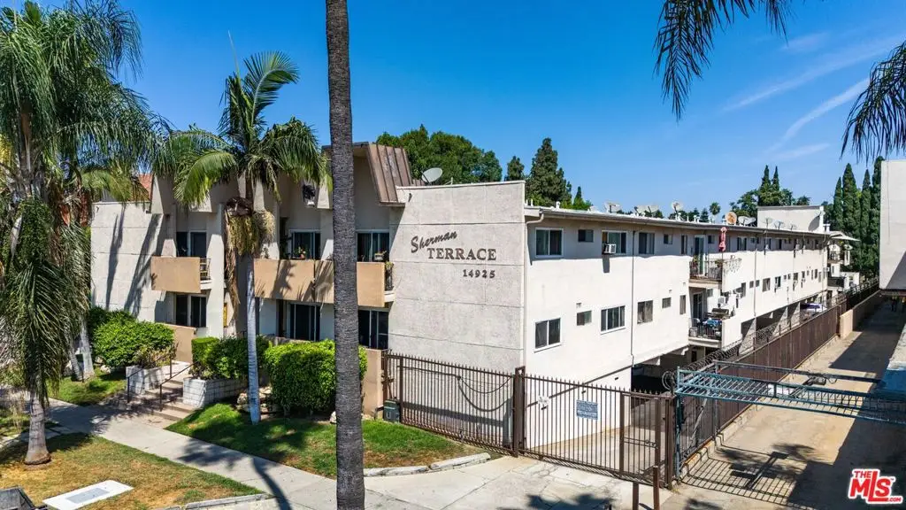 14925 Sherman Way, Van Nuys, CA 91405 - #1