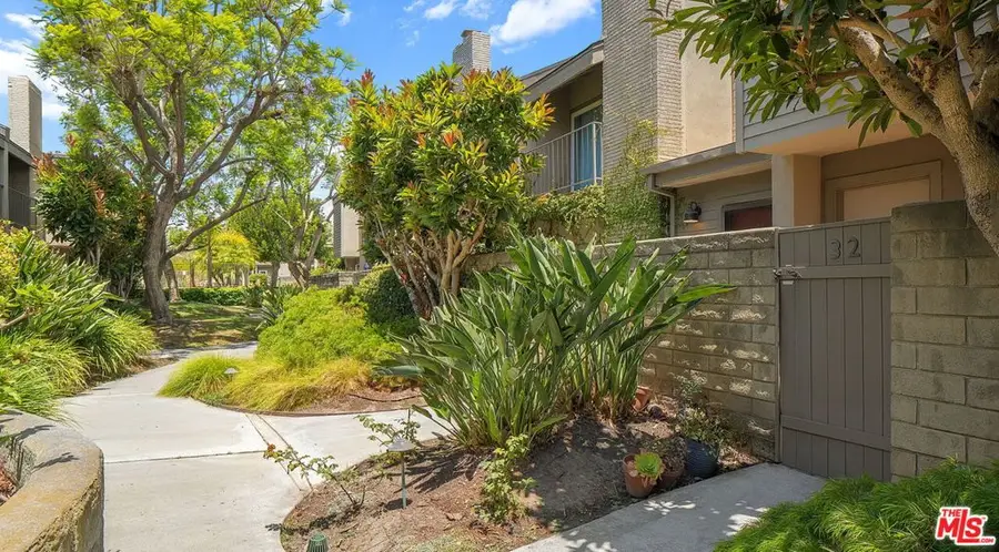 32 Village Pkwy, Santa Monica, CA 90405 - #2