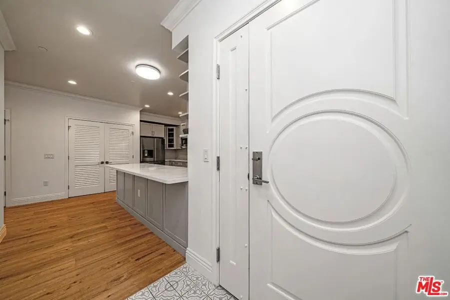 944 S Serrano Avenue #301, Los Angeles, CA 90006 - #2