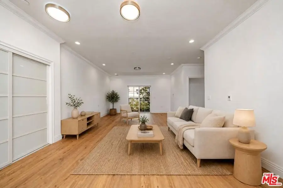 944 S Serrano Avenue #301, Los Angeles, CA 90006 - #3