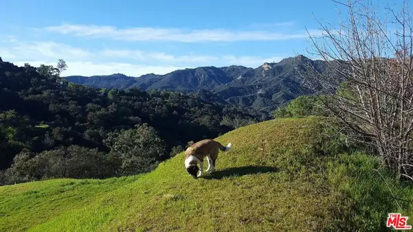 22755 Chamera Lane, Topanga, CA 90290