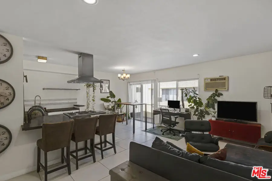 944 N Orange Grove Avenue, West Hollywood, CA 90046 - #3