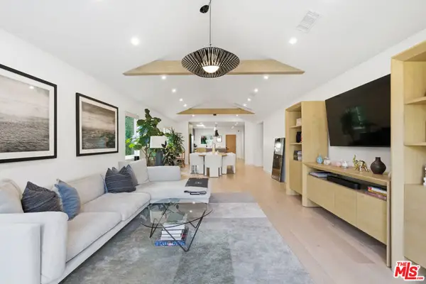 1726 S Stanley Avenue, Los Angeles, CA 90019