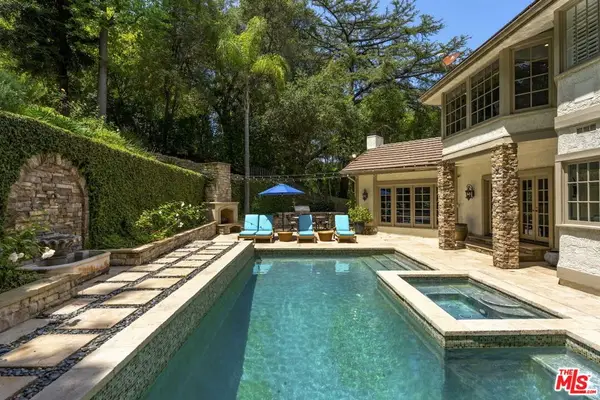 15938 Valley Vista Boulevard, Encino, CA 91436