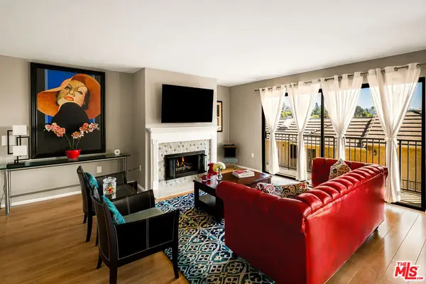 1942 Grace Avenue #122, Los Angeles, CA 90068