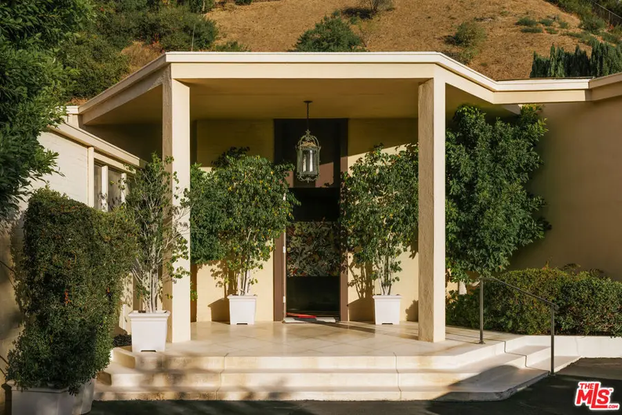1058 N Hillcrest Road, Beverly Hills, CA 90210 - #3