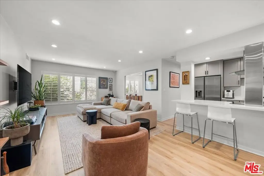 1045 N Kings Road #204, West Hollywood, CA 90069 - #1