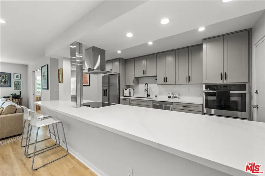 1045 N Kings Road #204, West Hollywood, CA 90069 - #2