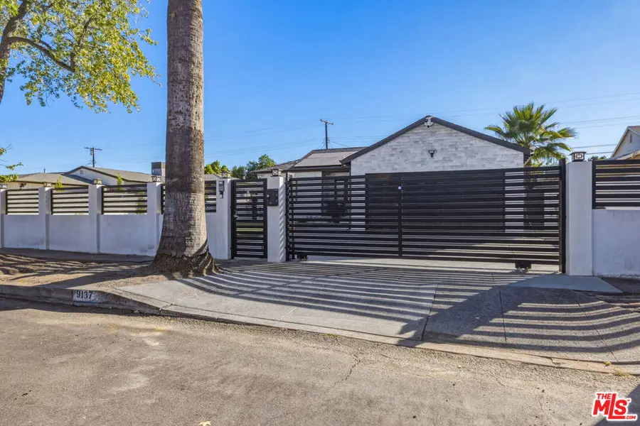 9137 Bartee Avenue, Arleta, CA 91331 - #3