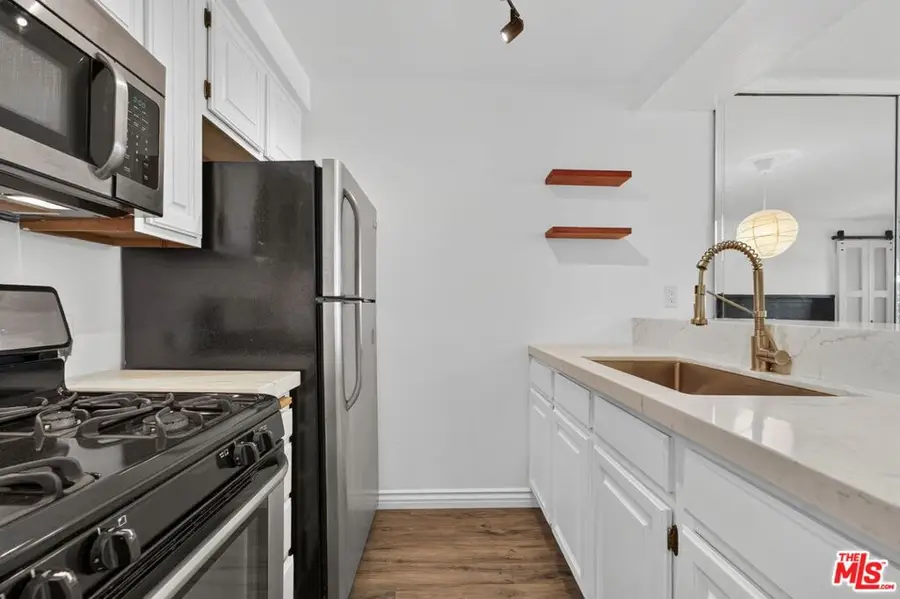 950 N Kings Road #230, West Hollywood, CA 90069 - #3