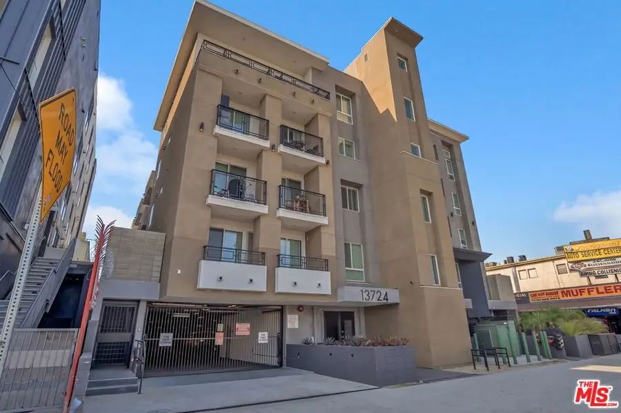 13724 Victory Boulevard, Van Nuys, CA 91401 - #2