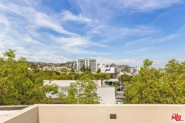 914 N West Knoll Drive, West Hollywood, CA 90069