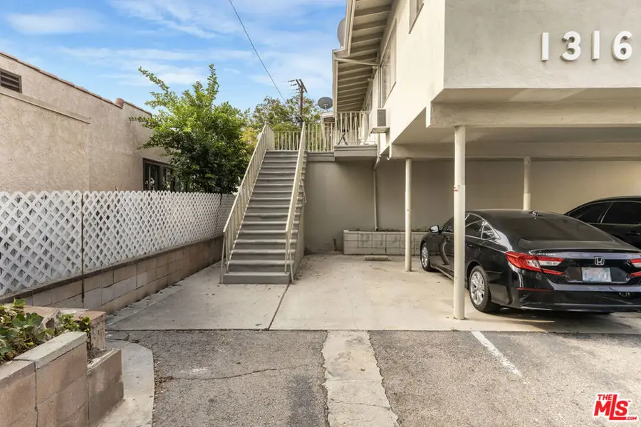1316 Barrington Way, Glendale, CA 91206 - #3