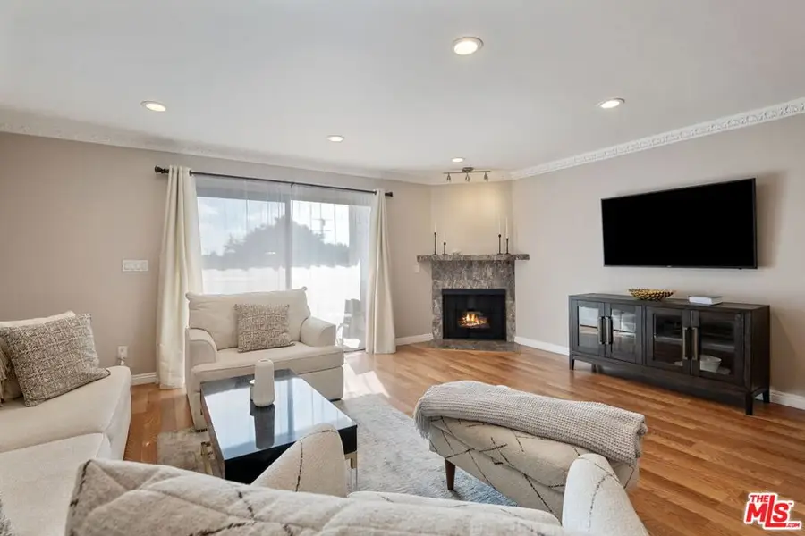 6420 Hazeltine Avenue #9, Van Nuys, CA 91401 - #2