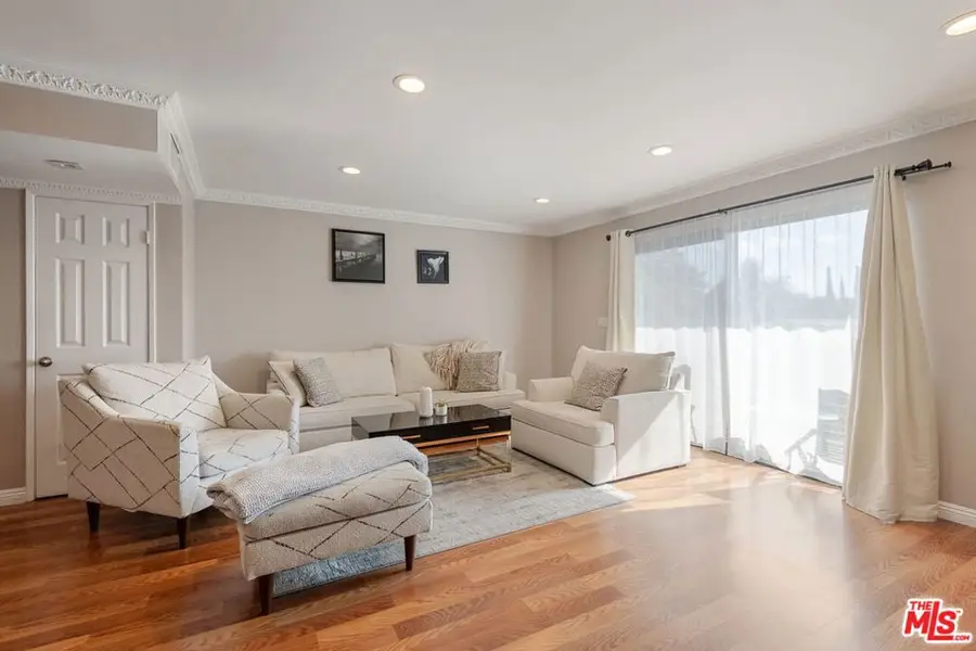 6420 Hazeltine Avenue #9, Van Nuys, CA 91401 - #3