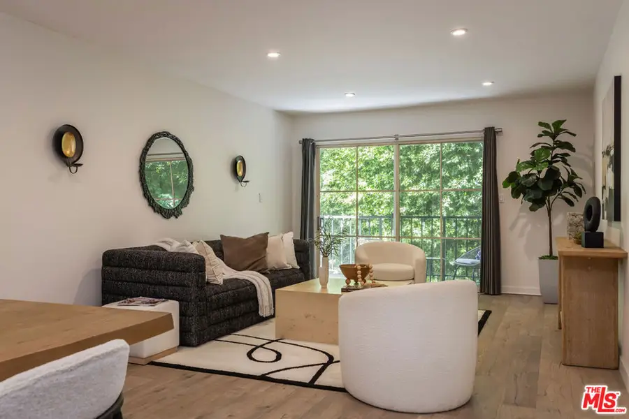 1045 N Kings Road #107, West Hollywood, CA 90069 - #3