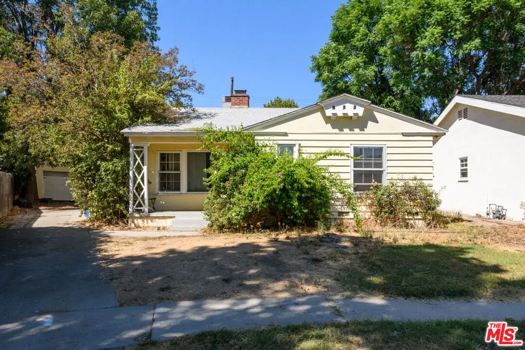 16431 Hamlin Street, Lake Balboa, CA 91406 - #1