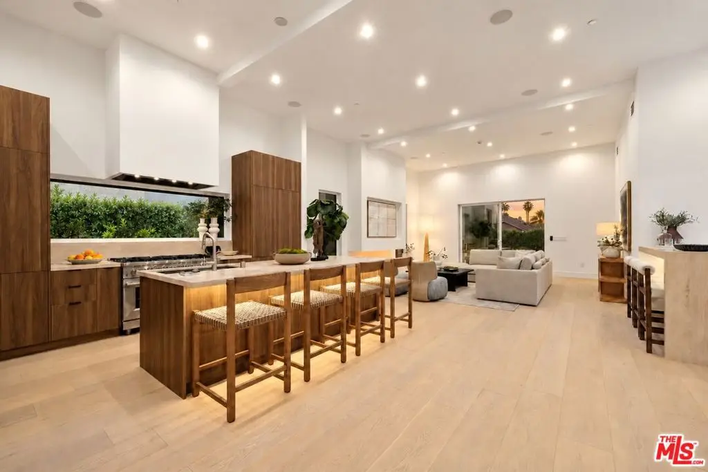 1120 S Lucerne Boulevard, Los Angeles, CA 90019 - #1