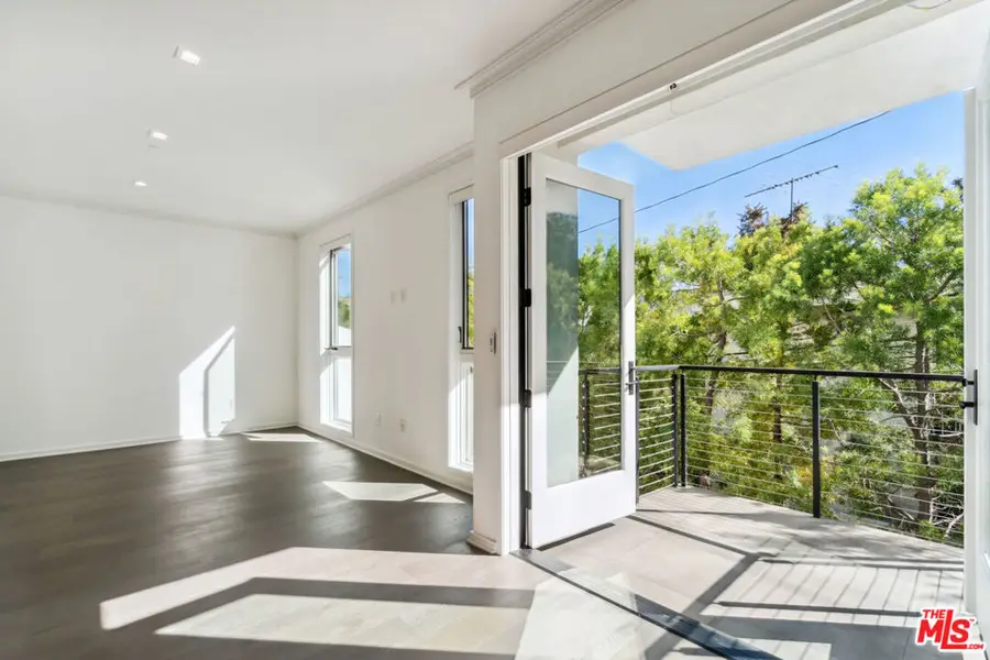 132 N Swall Drive #202, Los Angeles, CA 90048 - #3