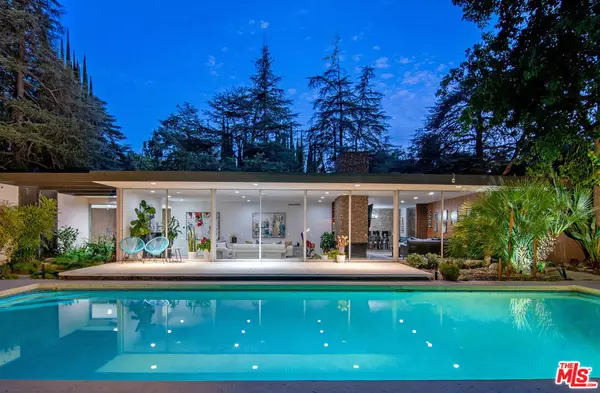 5000 Queen Victoria Road, Woodland Hills, CA 91364