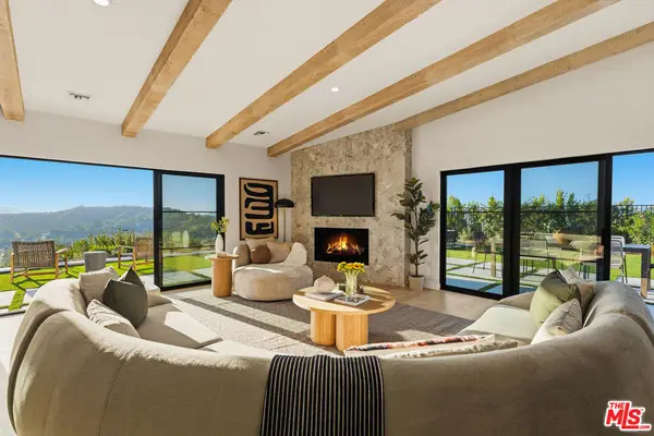 23935 Park Belmonte, Calabasas, CA 91302