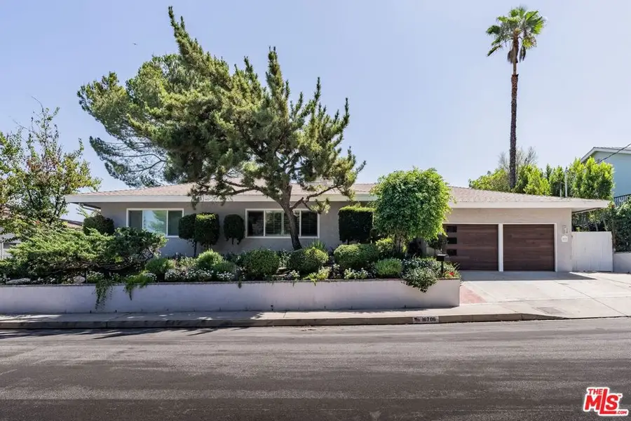 16706 Alginet Place, Encino, CA 91436 - #2