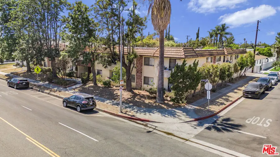 7061 Whitsett Avenue, North Hollywood, CA 91605 - #2