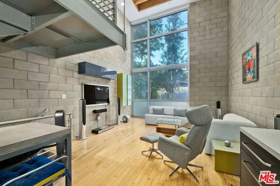 3450 Cahuenga Boulevard #902, Los Angeles, CA 90068 - #3