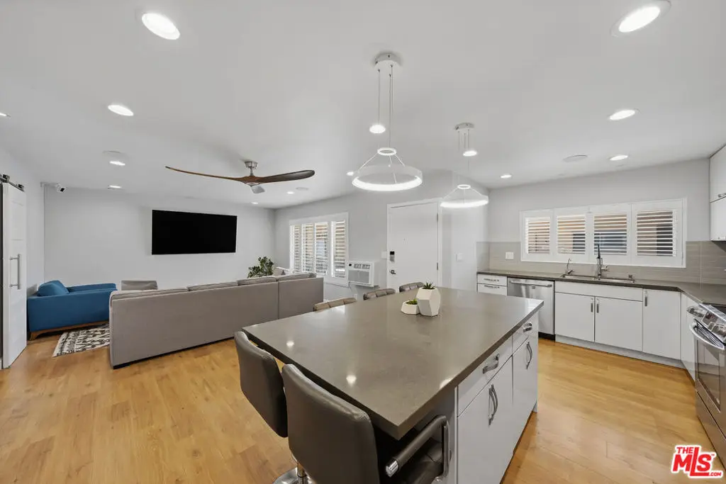 5232 Corteen Place #20, Valley Village, CA 91607 - #1